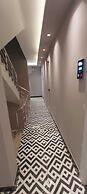 In Suit Luxury Hotel