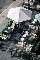Port Hotel