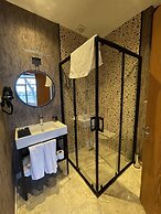 Weingart Seaside Hotel