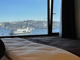 Weingart Seaside Hotel