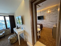 Weingart Seaside Hotel