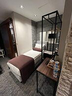 Weingart Seaside Hotel