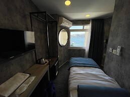Weingart Seaside Hotel