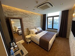 Weingart Seaside Hotel