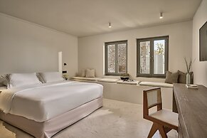 Ios Grand Pool Suites
