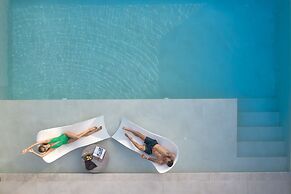 Ios Grand Pool Suites