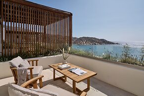 Ios Grand Pool Suites
