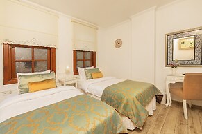 Zemira Garden Hotel