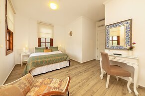 Zemira Garden Hotel