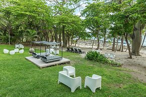 Gigi Brown Beachfront Santa Teresa