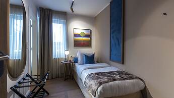 Delphi Hotel & Restaurant