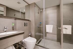 7 Apple Hotel Mahape