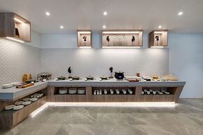 7 Apple Hotel Mahape