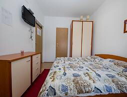 Apartments & Rooms Green Bay
