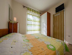 Apartments & Rooms Green Bay