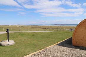 Kirkapol Pod Sleeps 2 With Ocean Views