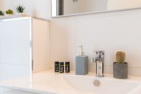 Splendid Achziv Garden Apartment