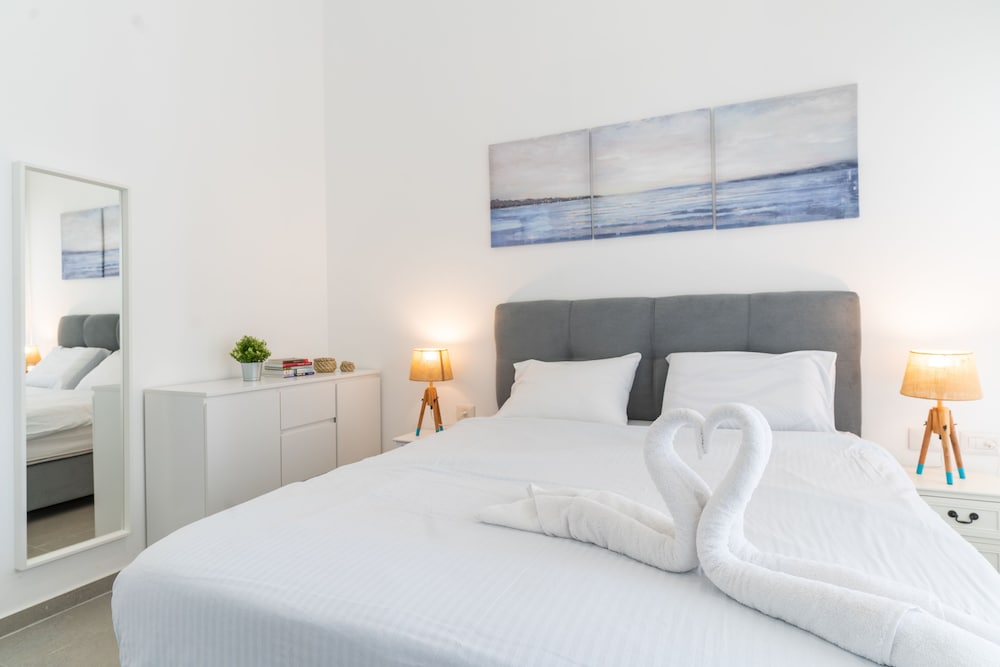 Splendid Achziv Garden Apartment