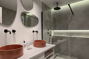 Acropolis White Key Residence