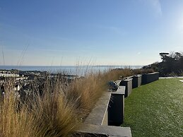 Uno - St Ives