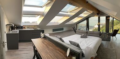 Uno - St Ives