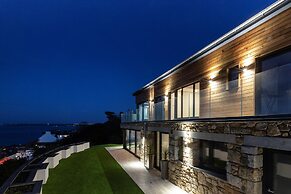 Uno - St Ives