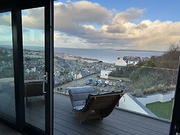 Uno - St Ives