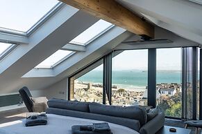 Uno - St Ives