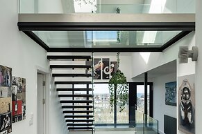 Uno - St Ives