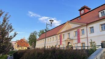 Hotel Týnec