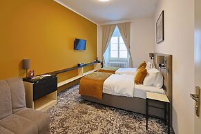 Hotel Týnec