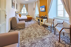 Hotel Týnec