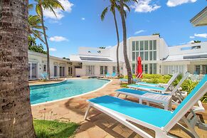 Ocean Front 7-bedroom 7-bath Sunset Views Malmok!
