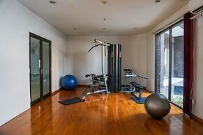 Luxurious 2Br At Tamansari Semanggi Apartment
