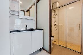 Comfrot 2Br At Sky House Bsd Apartment