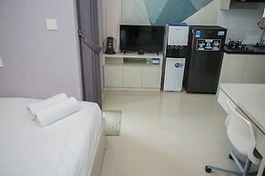 Fancy And Comfy Studio At B Residence Apartment