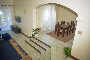 Stay.Plus Creek Residence Nyali