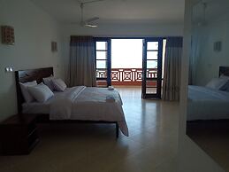 Stay.Plus Shanzu Beachfront Apartment
