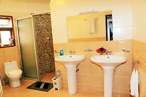 Stay.Plus Shanzu Beachfront Apartment