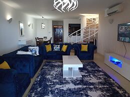 Stay.Plus Shanzu Beachfront Apartment
