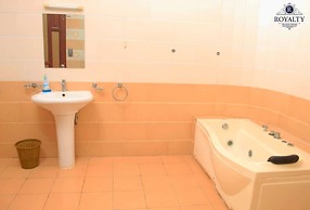 Stay.Plus Shanzu Beachfront Apartment