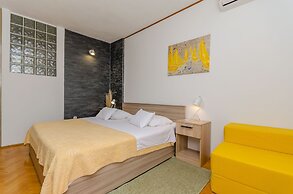 Apartments and Rooms Darinka