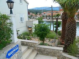 Apartments and Rooms Darinka