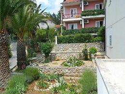 Apartments and Rooms Darinka