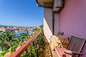Apartments and Rooms Darinka