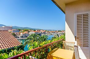 Apartments and Rooms Darinka
