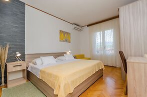 Apartments and Rooms Darinka