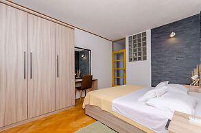 Apartments and Rooms Darinka