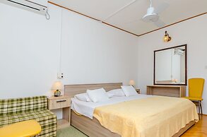 Apartments and Rooms Darinka