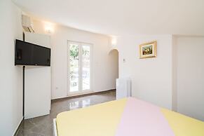 Apartment and Rooms Mato